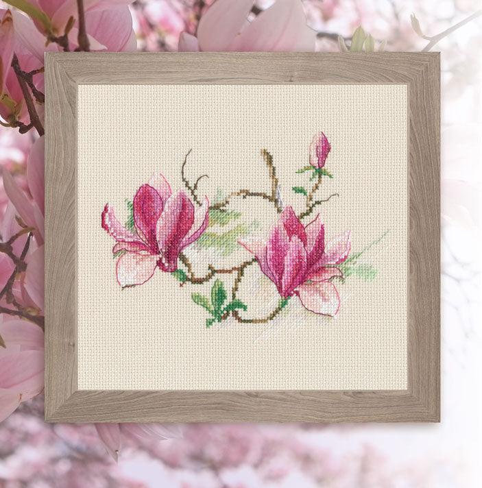 Trousse de point de croix compté Fleurs de magnolia roses par RTO M730