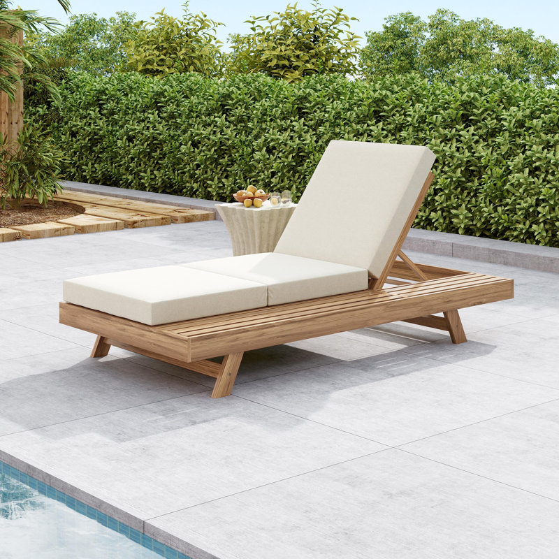 Chaise longue de patio réglable en bois d'acacia avec coussin Dounton, Marron clair