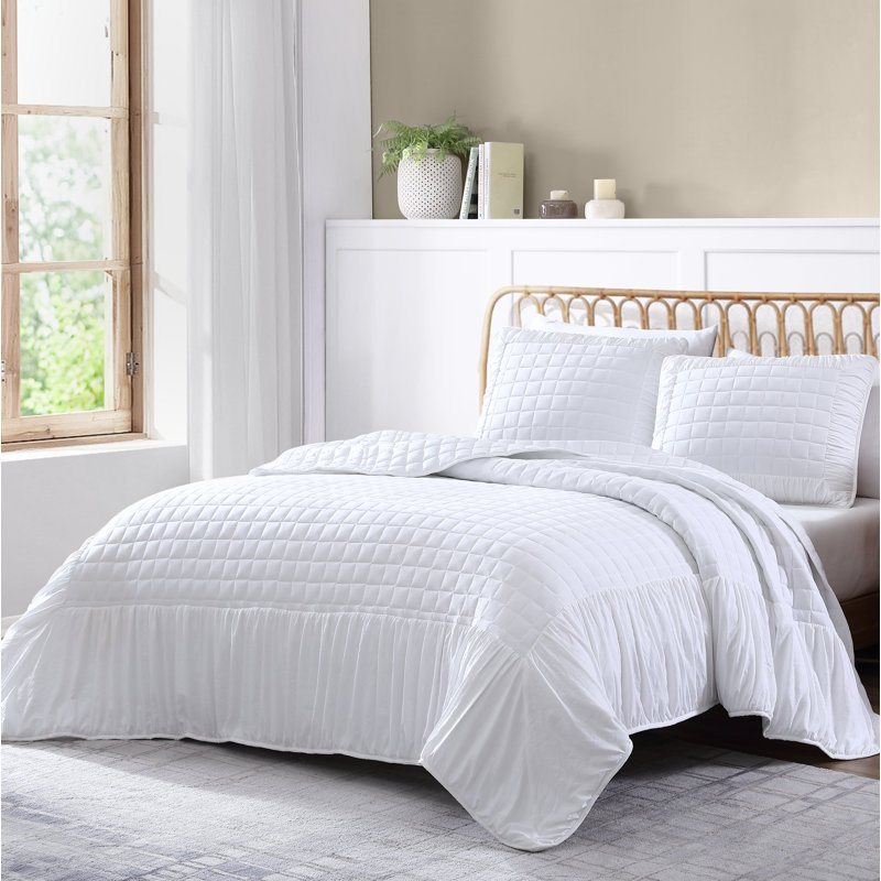 Cedra Quilt Collection Traditional Polyester Quilt, White, King Quilt + 2 Shams