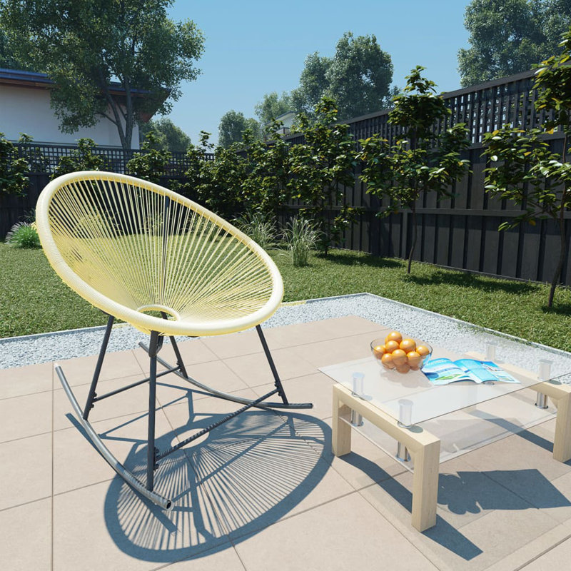 Chaise berçante d'extérieur en osier de polyéthylène Cacee, Jaune