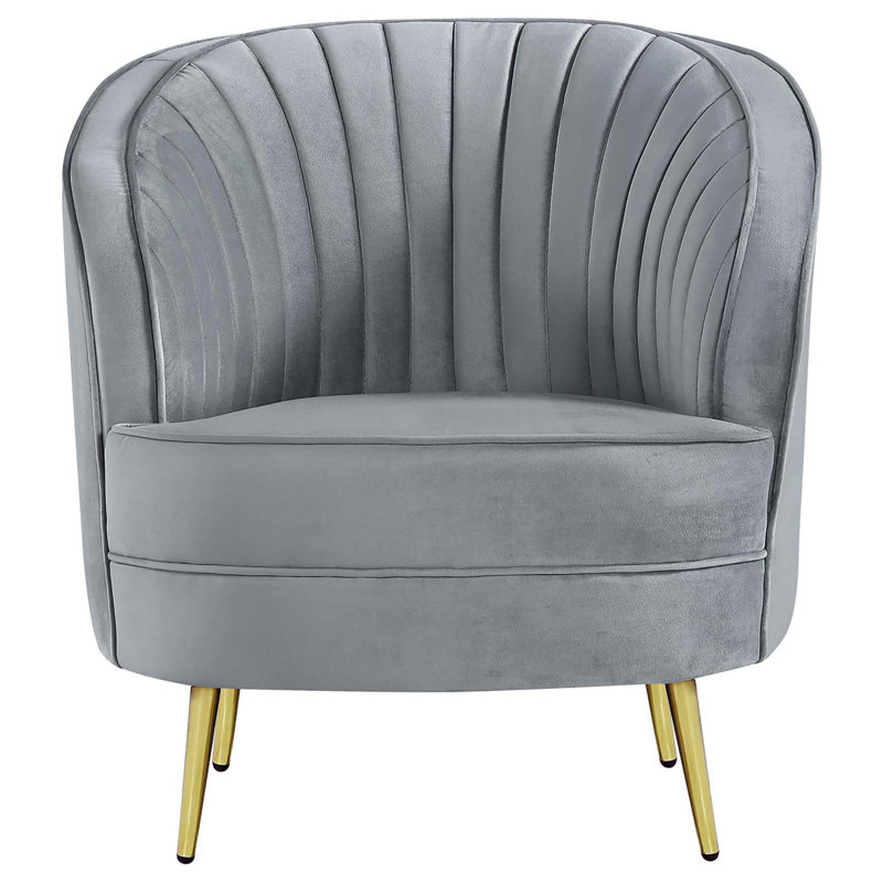 Chaise rembourrée et capitonnée
