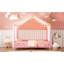 Charmant lit pour enfant en forme de maison en bois avec auvent et garde-corps hauts pour plus de sécurité et de style-142664566-142664567
