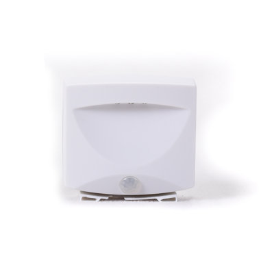 Battery-Powered Motion-Activated Indoor/Outdoor Night Light