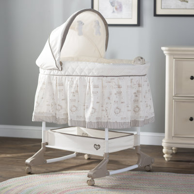 Bassinet with Bedding with Mattress