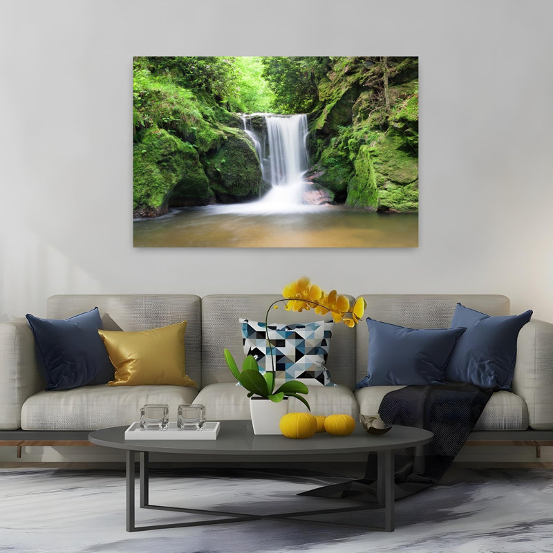 Eau dans une forêt, cascade de Geroldsau, forêt noire, Bade-Wurtourg, Allemagne, paysage contemporain abstrait, art