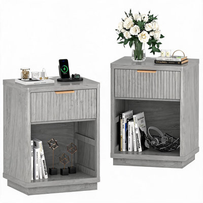 Ensemble de 2 tables de chevet cannelées de style champêtre, table de chevet du milieu du siècle avec station de recharge, table d'appoint à 1 tiroir avec poignée en métal