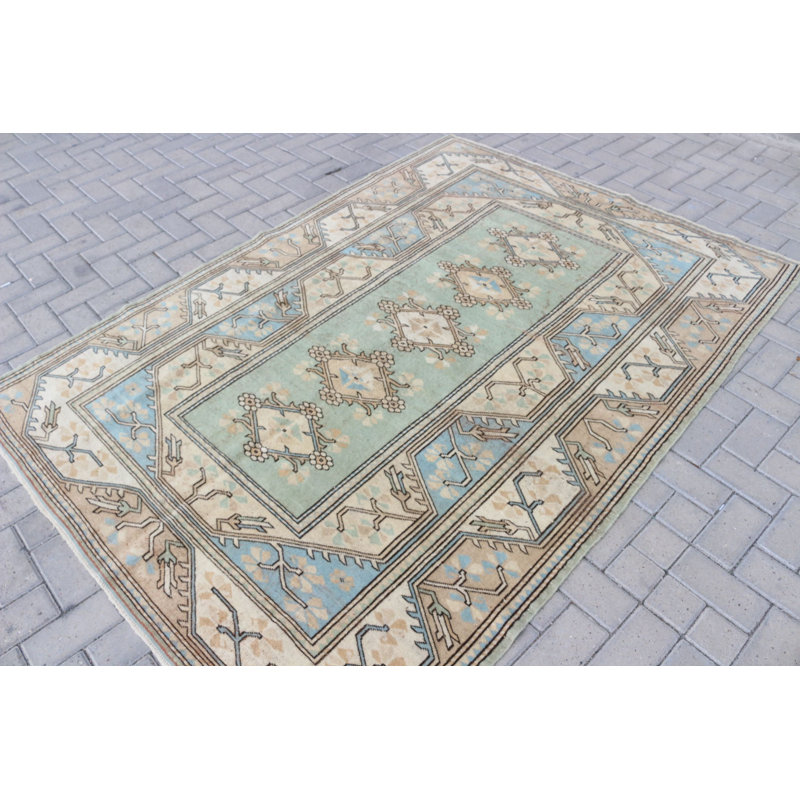 Tapis turc beige rétro en laine tissée à la main, idéal pour rehausser votre décor intérieur