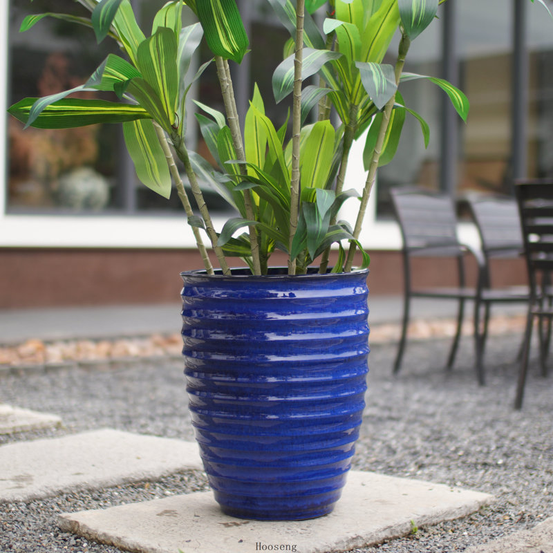 Pot de fleurs en céramique bleu saphir fait main, de 43 cm de diamètre, à motif ondulé horizontal