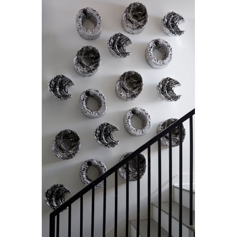 Cast Eroded Wood Circle Wall Décor