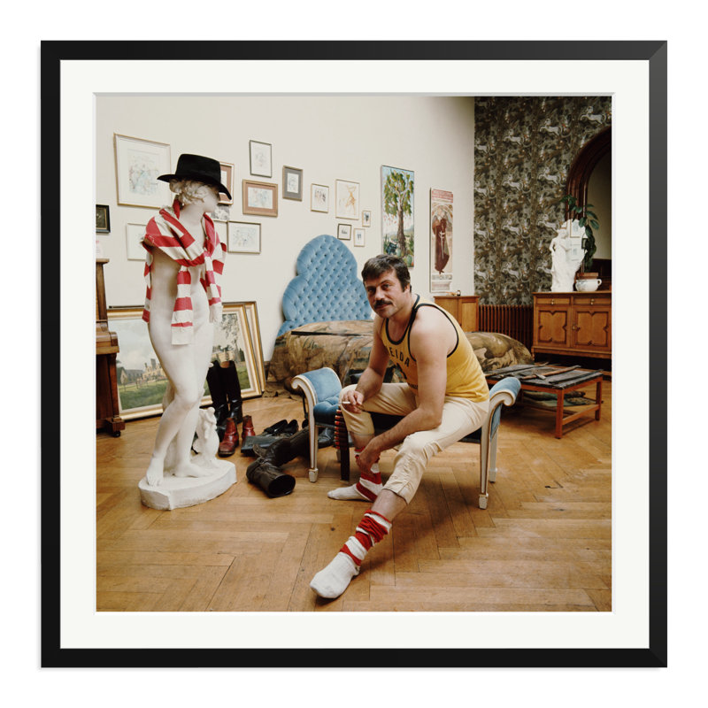 Oliver Reed At Home by Terry O'Neill, XXLarge, Black