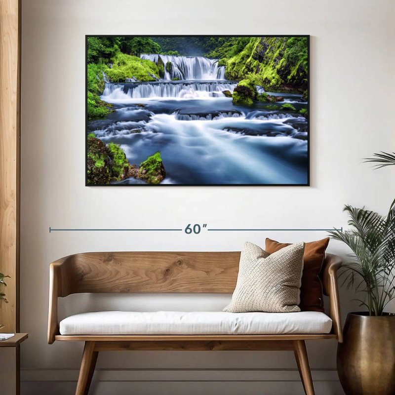 Belle cascade, 46 po x 31 po, Cadre flottant noir