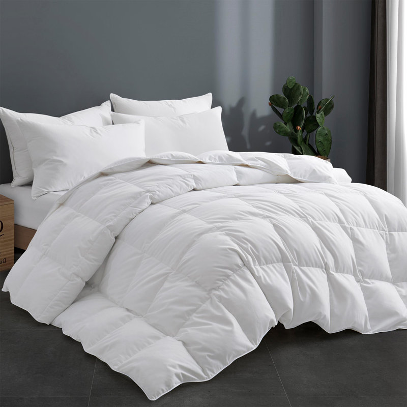 Full Ultra-Soft White Microfiber Goose Down Comforter
