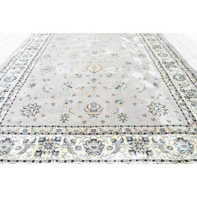 Tapis gris zone oriental