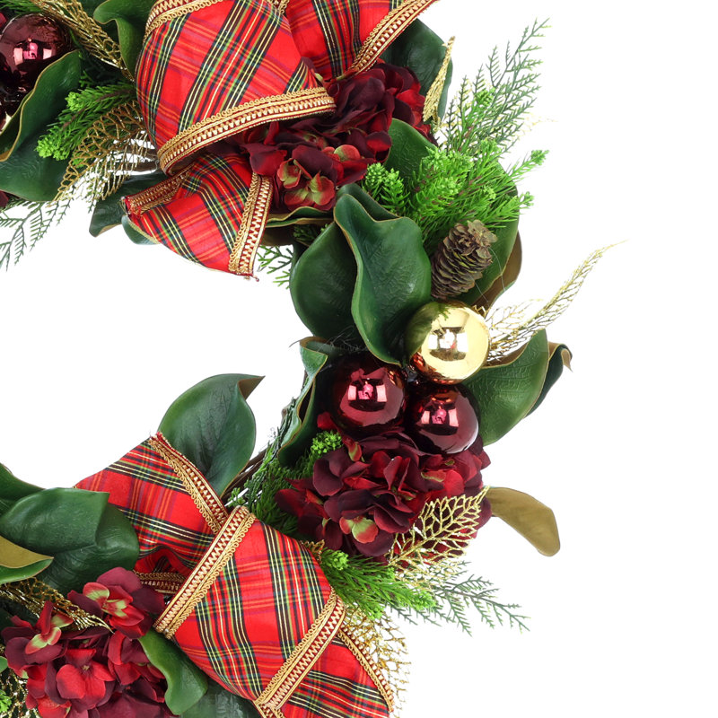 Couronne de Noël 28 po avec hortensias et boucles