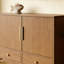 Buffet de style nordique rétro et minimaliste-1098048286