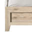 Grand lit naturel pour une ambiance de chambre à coucher tranquille avec tête de lit à panneau et mécanisme de glissière en métal