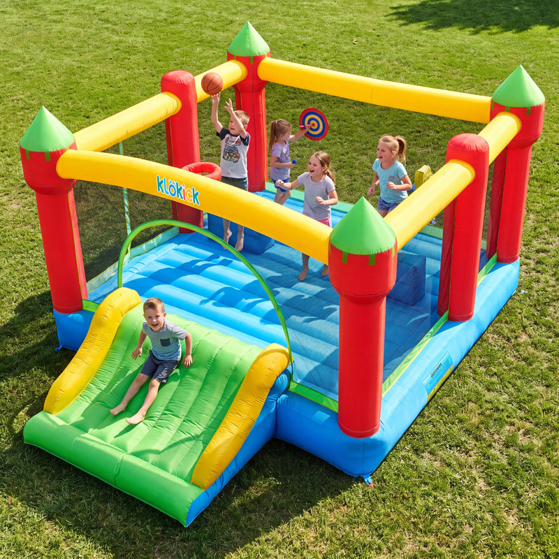 Château gonflable extra large de 4,67 m x 3,66 m pour enfants avec glissade large, panier de basketball, jeu de lancer de cibles et souffleur de 750 W, capacité de 272 kg