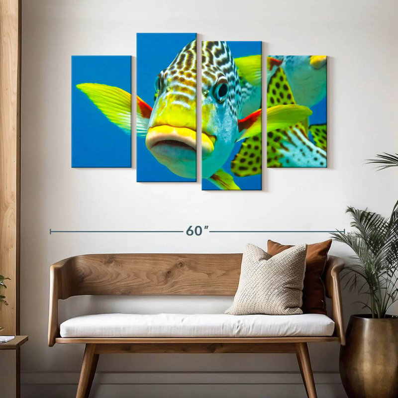 Brampt Sweetlips Close Up, 32" H x 52" W