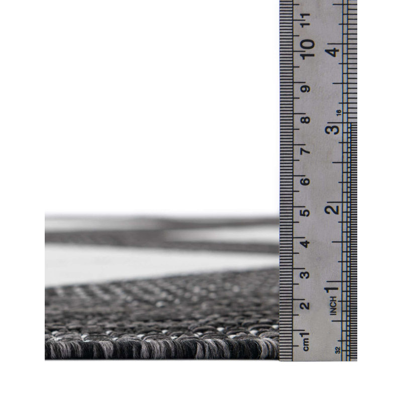 Tapis intérieur / extérieur en polypropylène géométrique tissé à la machine en noir / blanc, Rond 7 pi 10 po