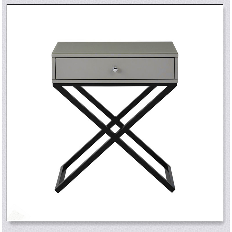 Table de bout en bois taupe Koda de 23 pouces avec plateau en verre trempé, tiroir et base en métal durable, Taupe