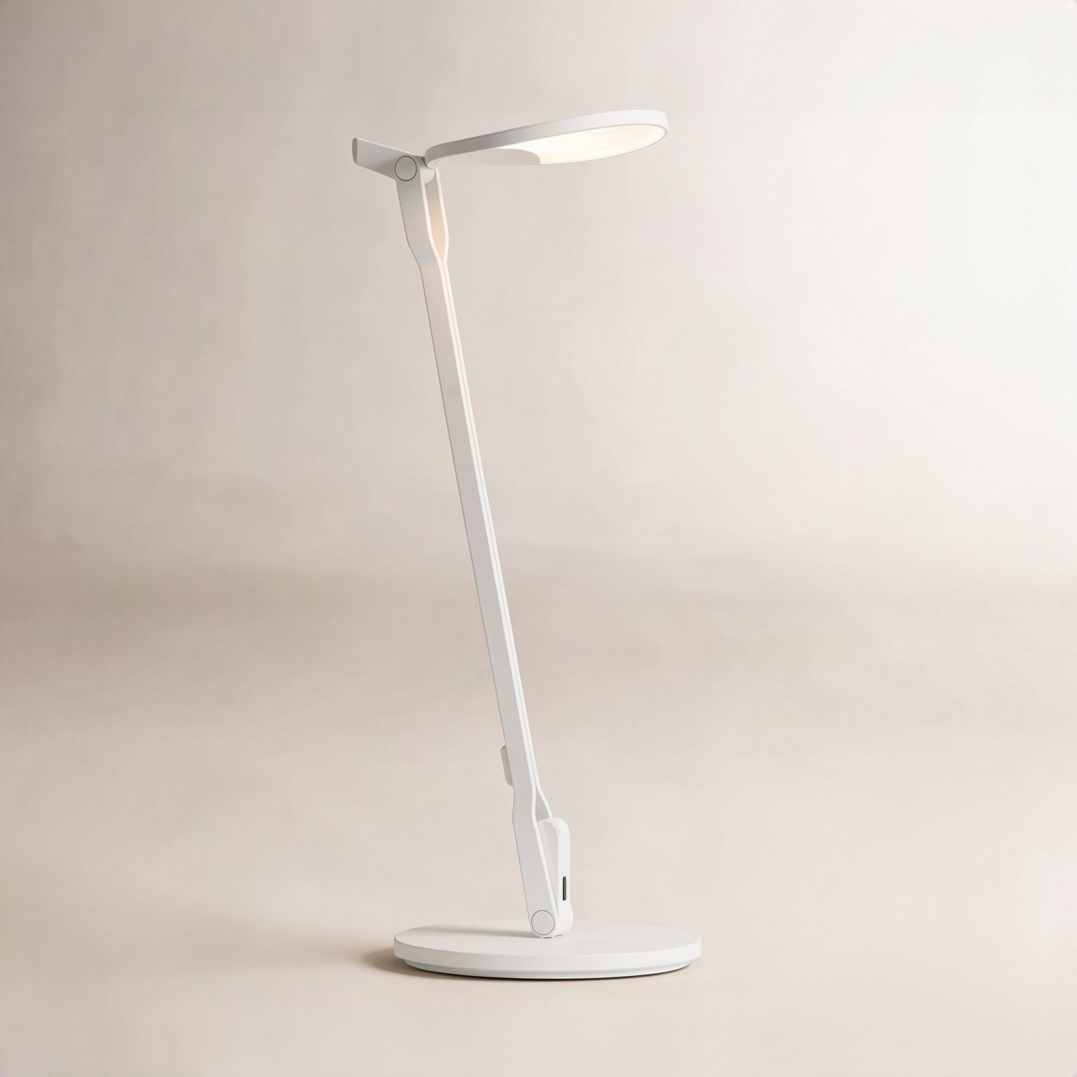 Splitty Metal USB Desk Lamp, Matte White