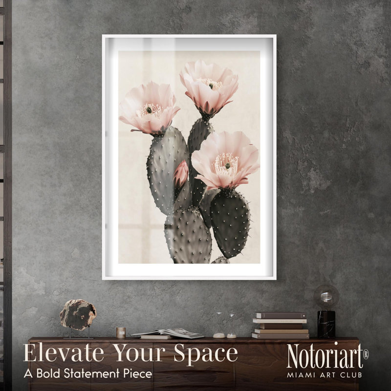 «Prickly Petals I Shadowbox» par Notoriart, H 55 po x l 37 po, Blanc