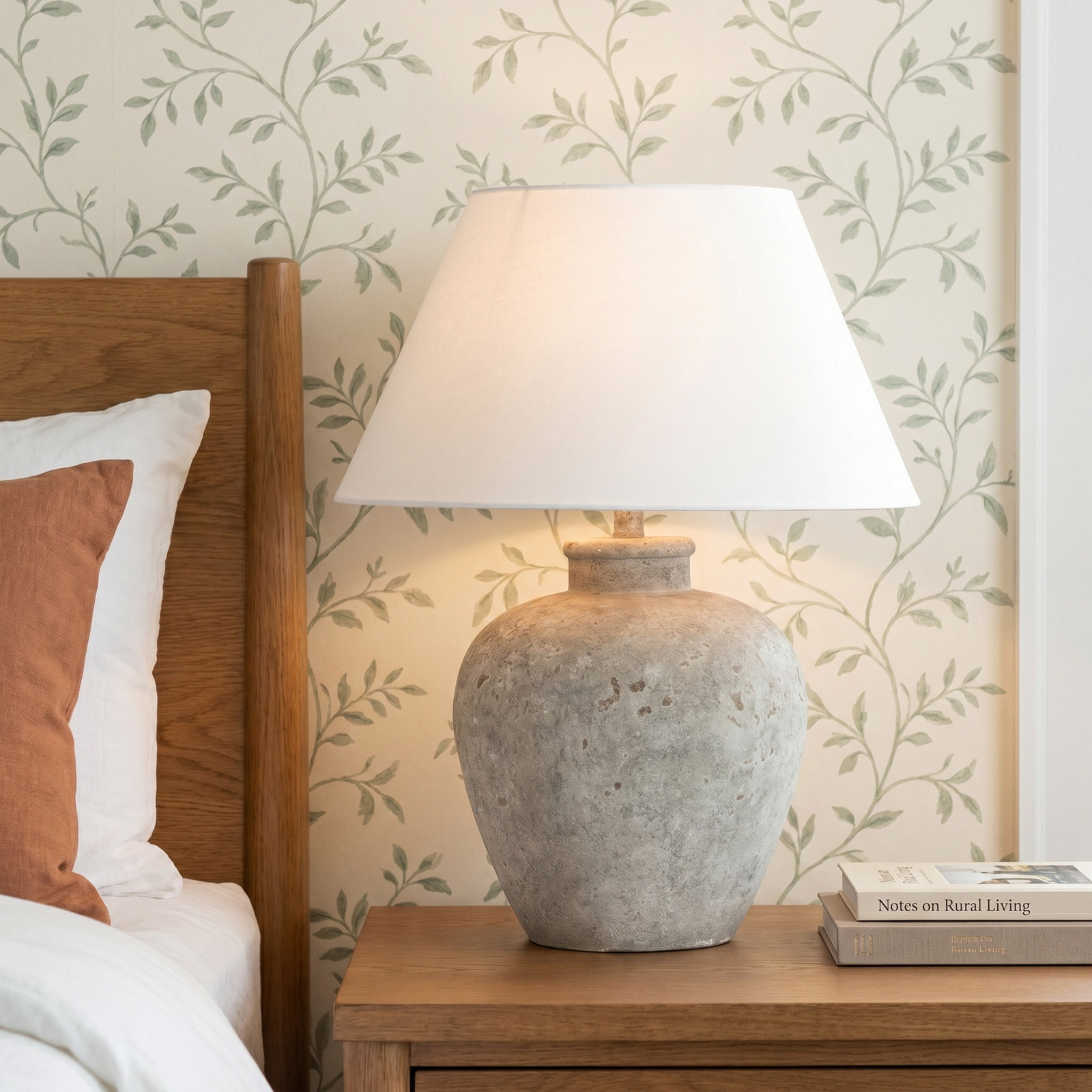 Fulgence Resin Table Lamp