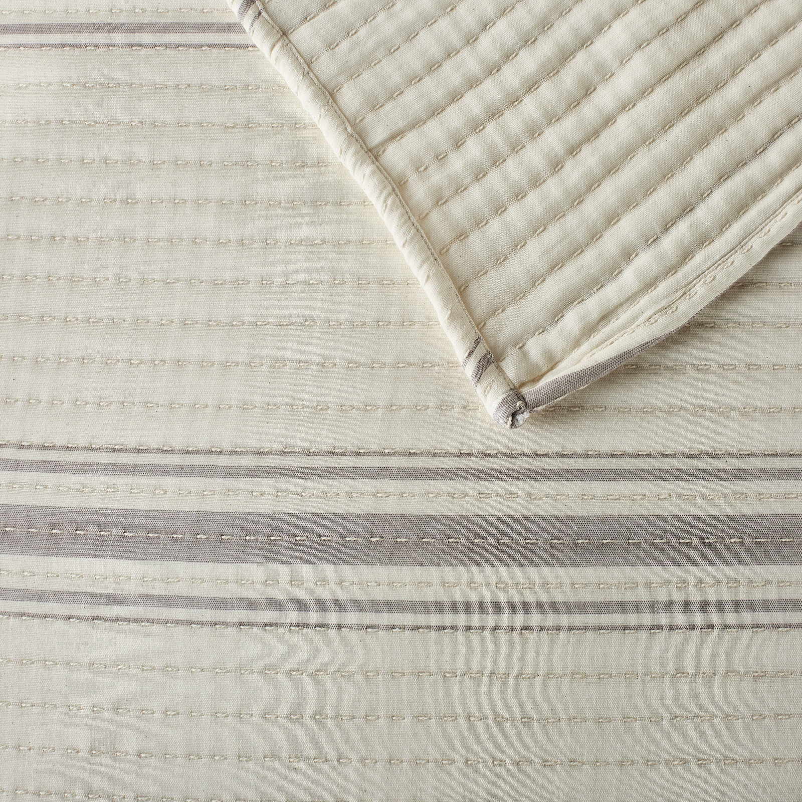 Oakleaf Cotton Quilt, Queen Quilt, Gray