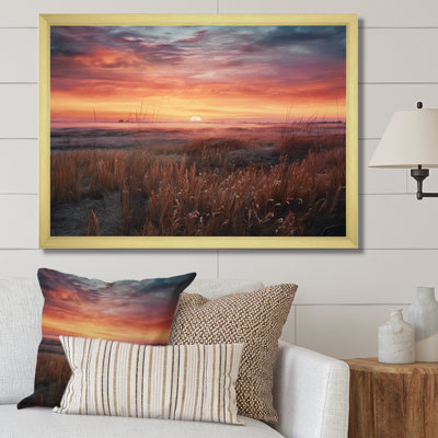 Prairies tranquilles au lever du soleil I