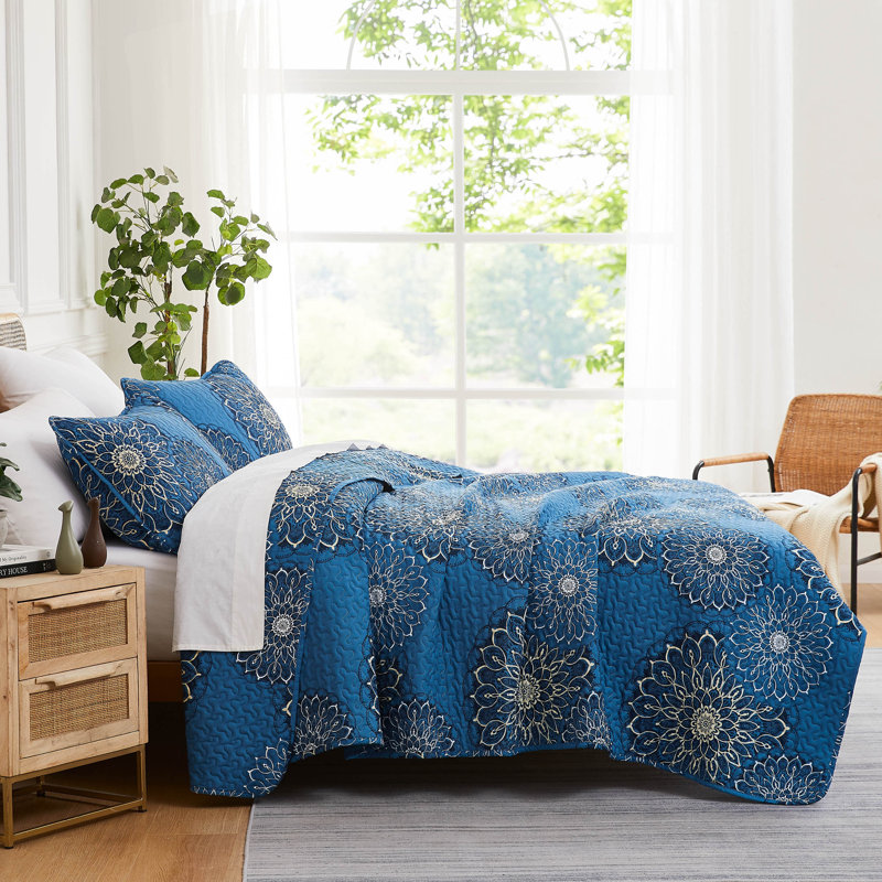 Midnight Floral Blue Microfiber Quilt Set, Full/Queen Quilt + 2 Standard Shams