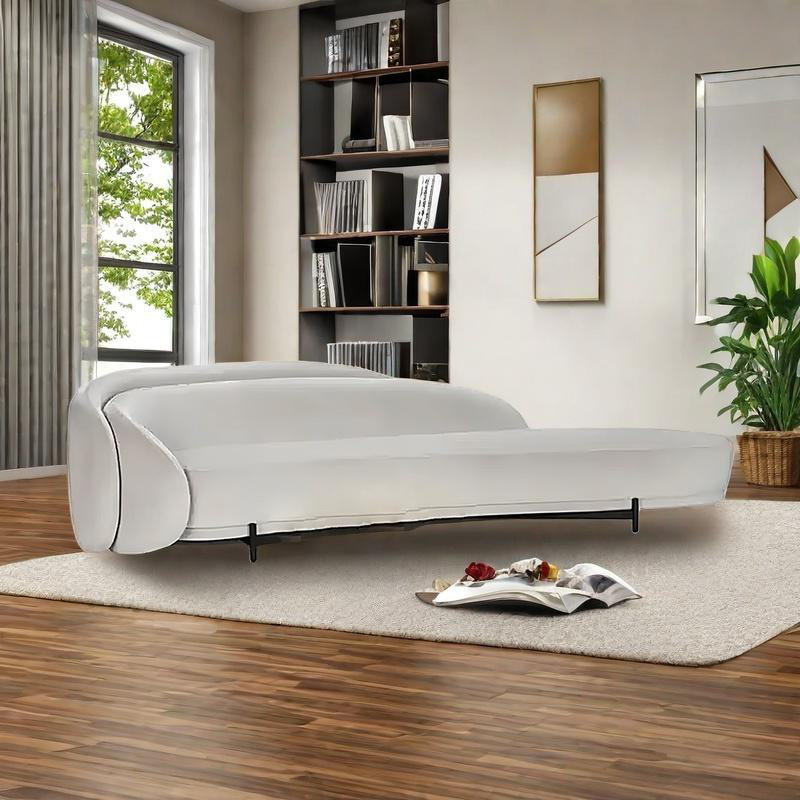 Elegant and comfortable curved pine chair, Retour à gauche, Gris clair