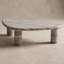 Table basse triangulaire géométrique minimaliste, structure en MDF avec plateau en papier imitation marbre, pieds faciles à monter, 130 x 80 x 37 cm, idéale pour la décoration du salon.