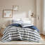 Édredon rayé à 3 niveaux pour lit double / grand lit, aspect froissé doux, rembourrage intégral, revers en microfibre brossée, design côtier bleu contemporain