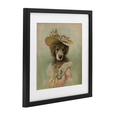 Reproduction encadrée sous verre rétro d'un chien féminin avec chapeau, design par Brett Blumenthal