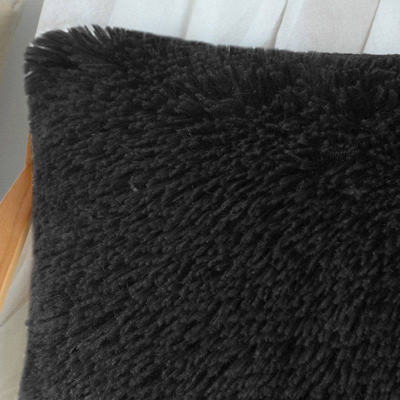 Housse de coussin carrée en fausse fourrure, Noir, H 24 po x l 24 po