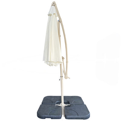 Sans base en plastique - Parasol de patio décalé de 10 pieds - Protection de parasol de marché en porte-à-faux suspendue avec réglage de l'inclinaison facile et manivelle pour terrasse de piscine et jardin (couleur beige)