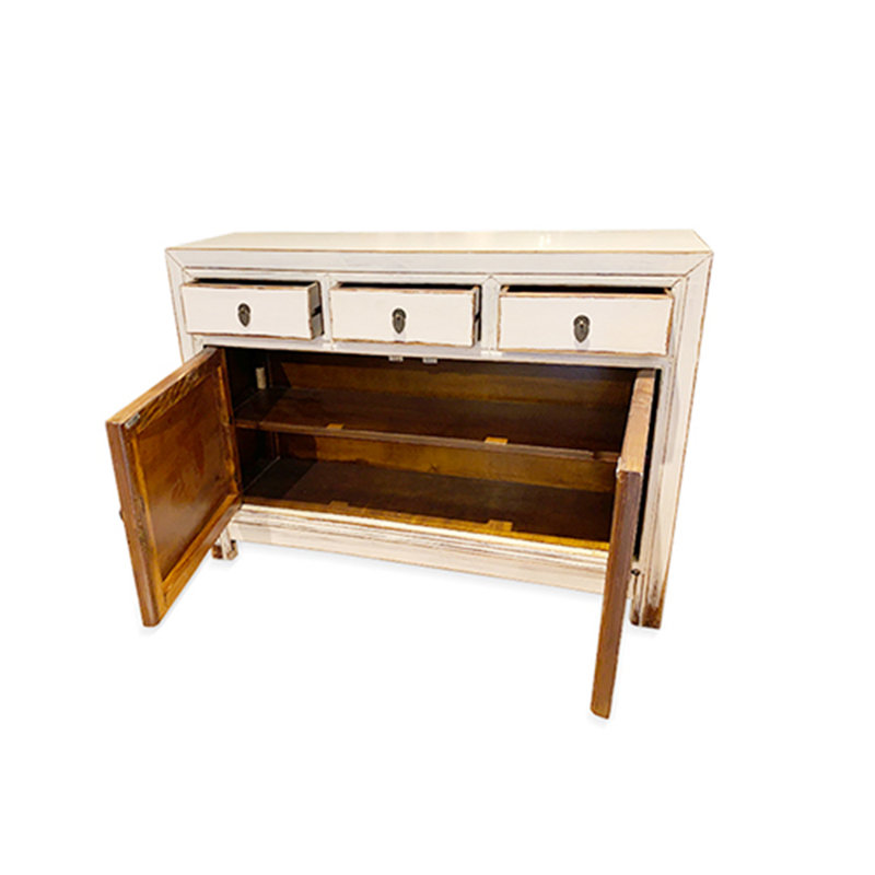 Armoire blanche vieillie