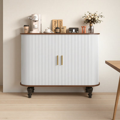 Armoire-bar cannelée de 39 po avec 6 casiers à vin et 3 porte-verres, armoire de bar Mid-Century moderne avec un grand tiroir de rangement et 4 espaces de rangement cachés sur le côté