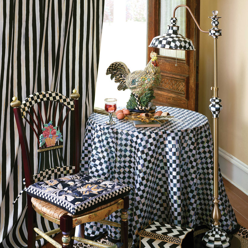 Courtly Farmhouse Floor Lamp