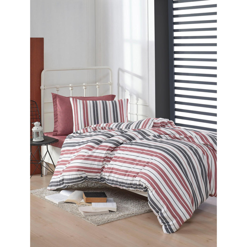 Quiltisse Striped Bedspread with Pillowcases, Single Bedspread + 1 Standard Pillowcase
