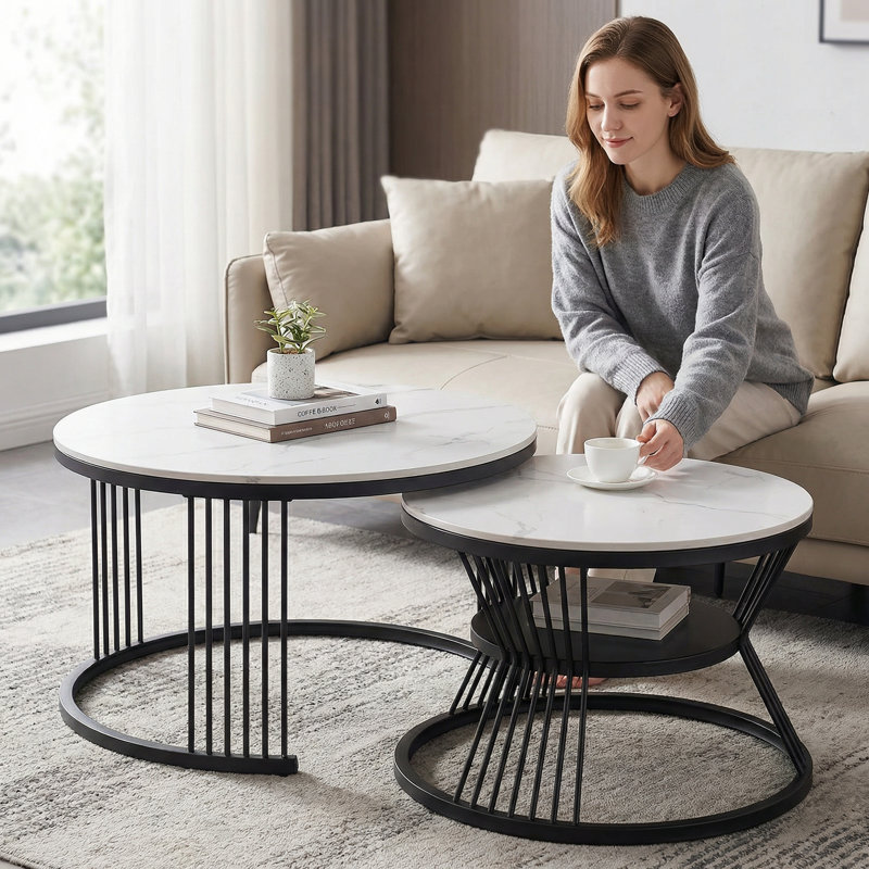 Table basse gigogne avec plateau blanc et pieds noirs