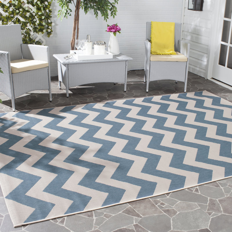 Henley Chevron Indoor / Outdoor Area Rug, Rectangle 160 x 231 cm