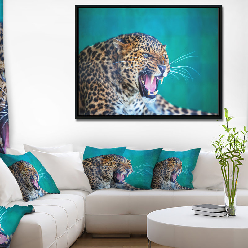 «Wild Leopard Close up View», impression, H 12 po x l 20 po x P 1 po, Toile avec cadre flottant