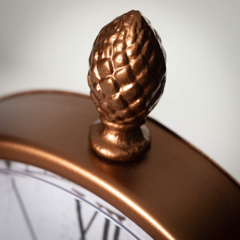 Horloge de table en métal à chiffres romains