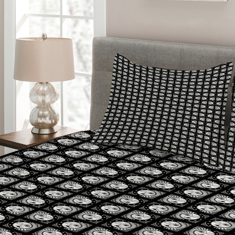 Geometric Shapes Coverlet, King Bedspread + 2 Shams