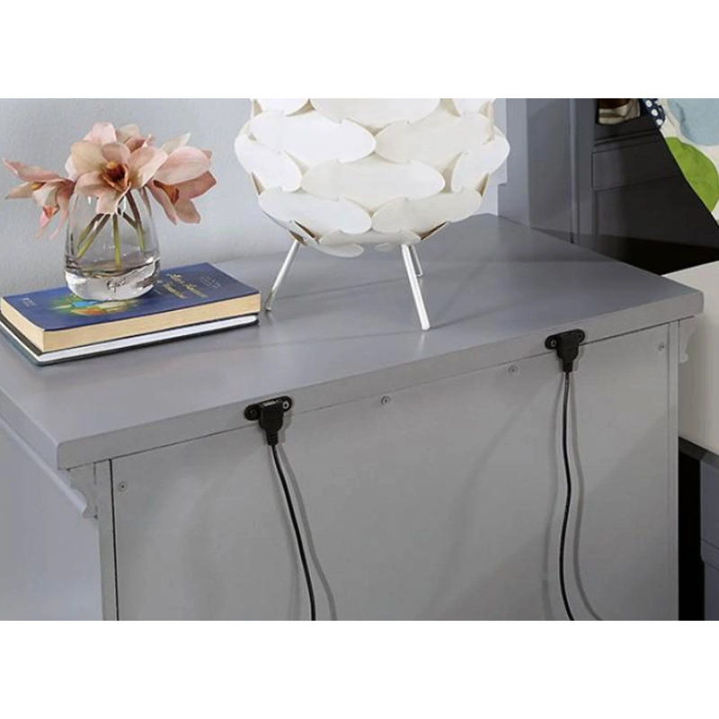 Table de chevet en bois massif gris avec 3 tiroirs et 3 glissières à roulement pour une chambre à coucher de style transitionnel