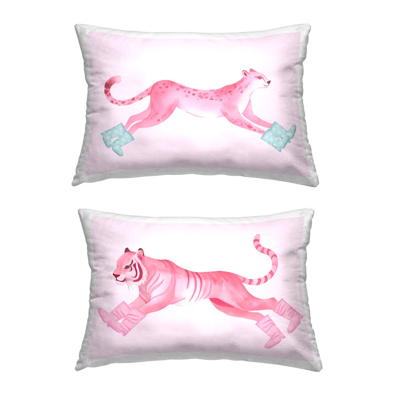 Ensemble de 2 coussins décoratifs Sprinting Wild Cats in bottes par Daphne Polselli