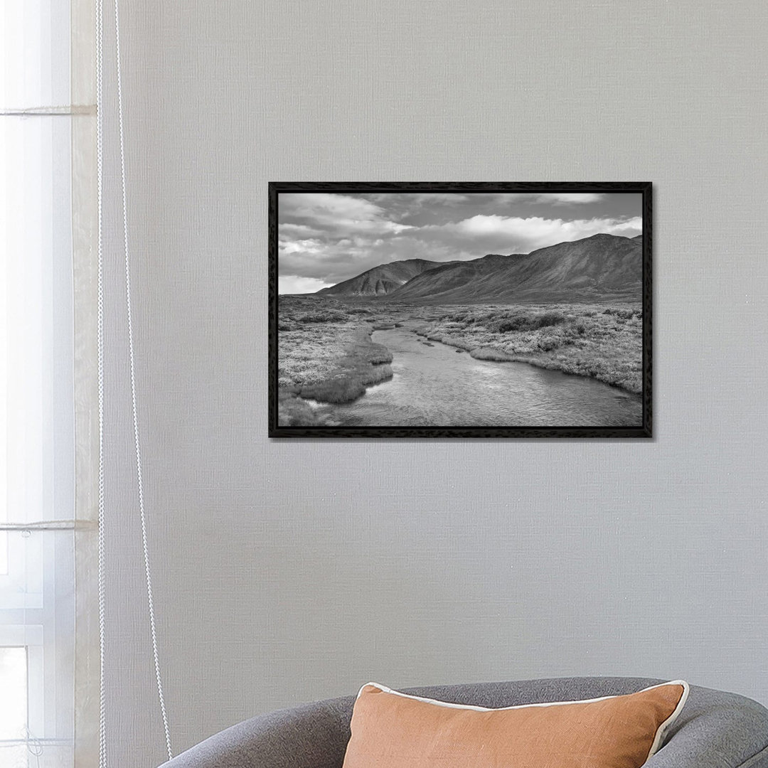 Hart River Flowing Over Tundra Beneath The Ogilvie Mountains, Yukon Territory, Canada von Tim Fitzharris - Gallery-Wrapp...