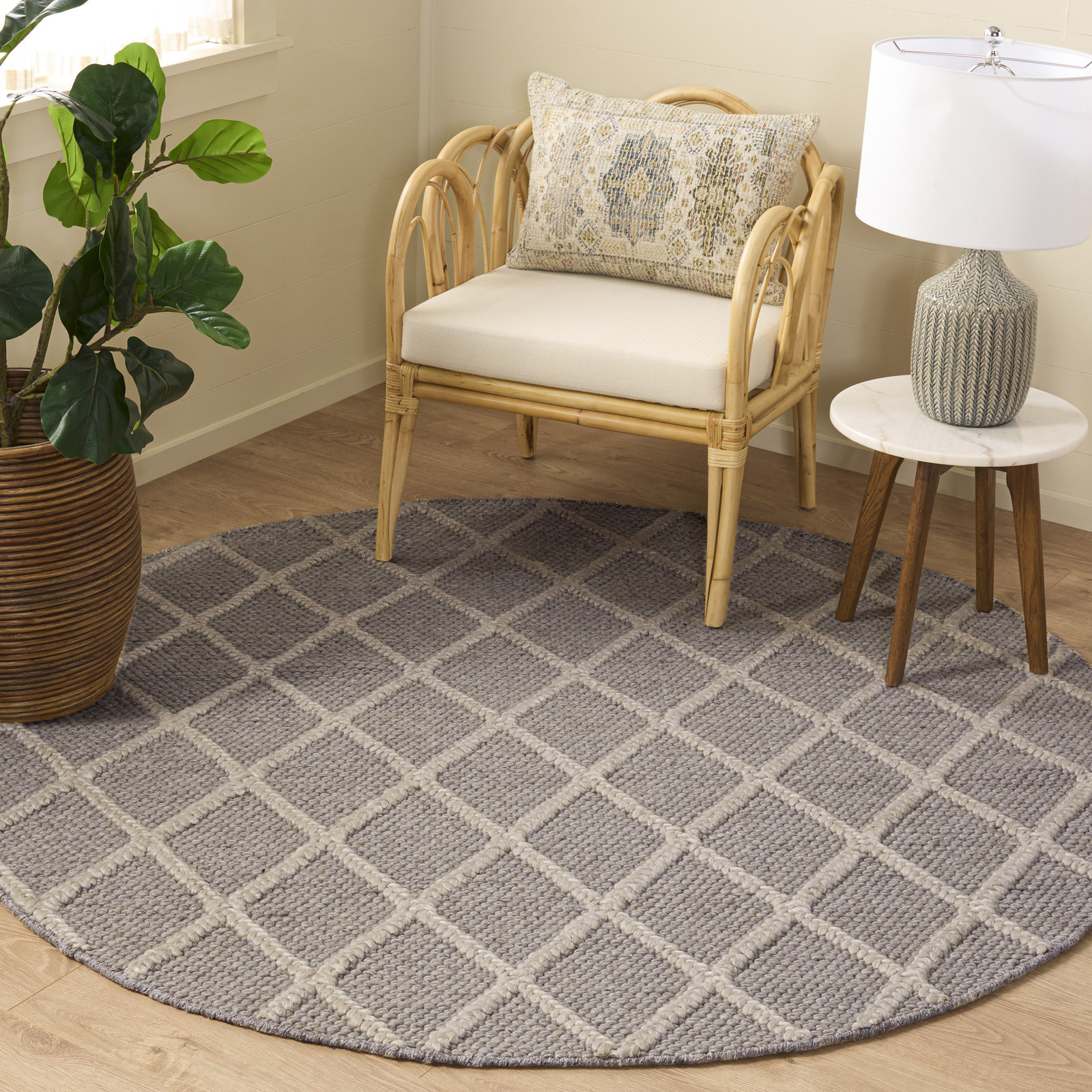 Russo Gray Hand-Woven Geometric Flatweave Rug, Round 6'