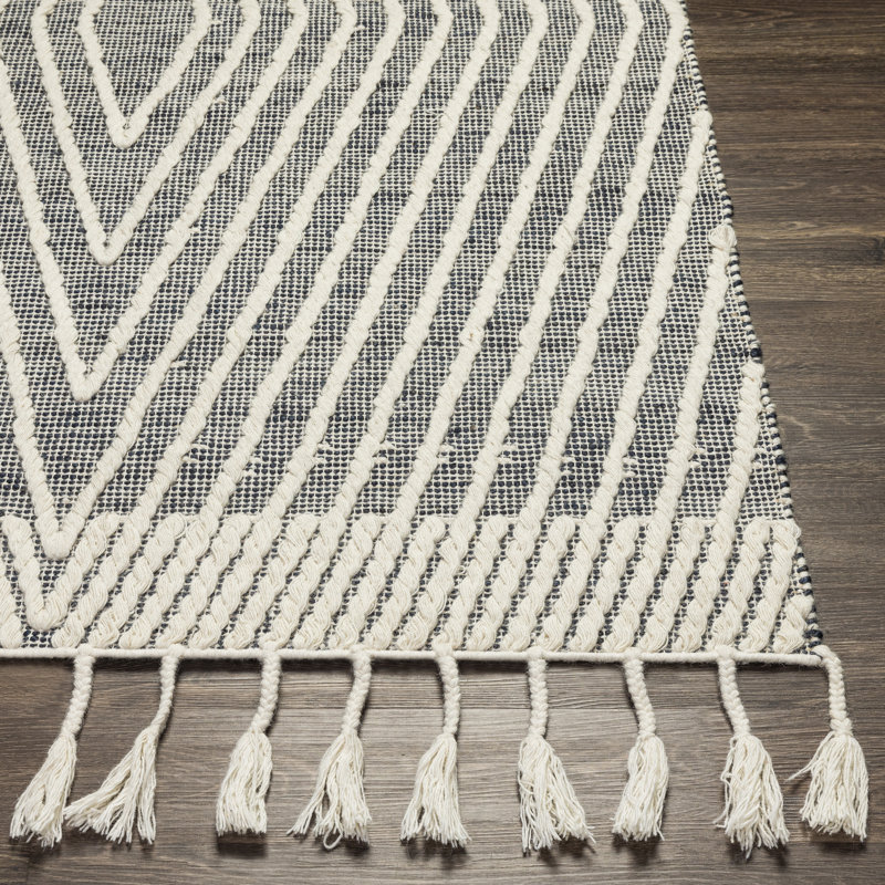 Aaina Geometric Indoor Rug, Rectangle 2' x 3'